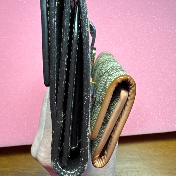 Authentic Gucci wallet bundle - Picture 7 of 11